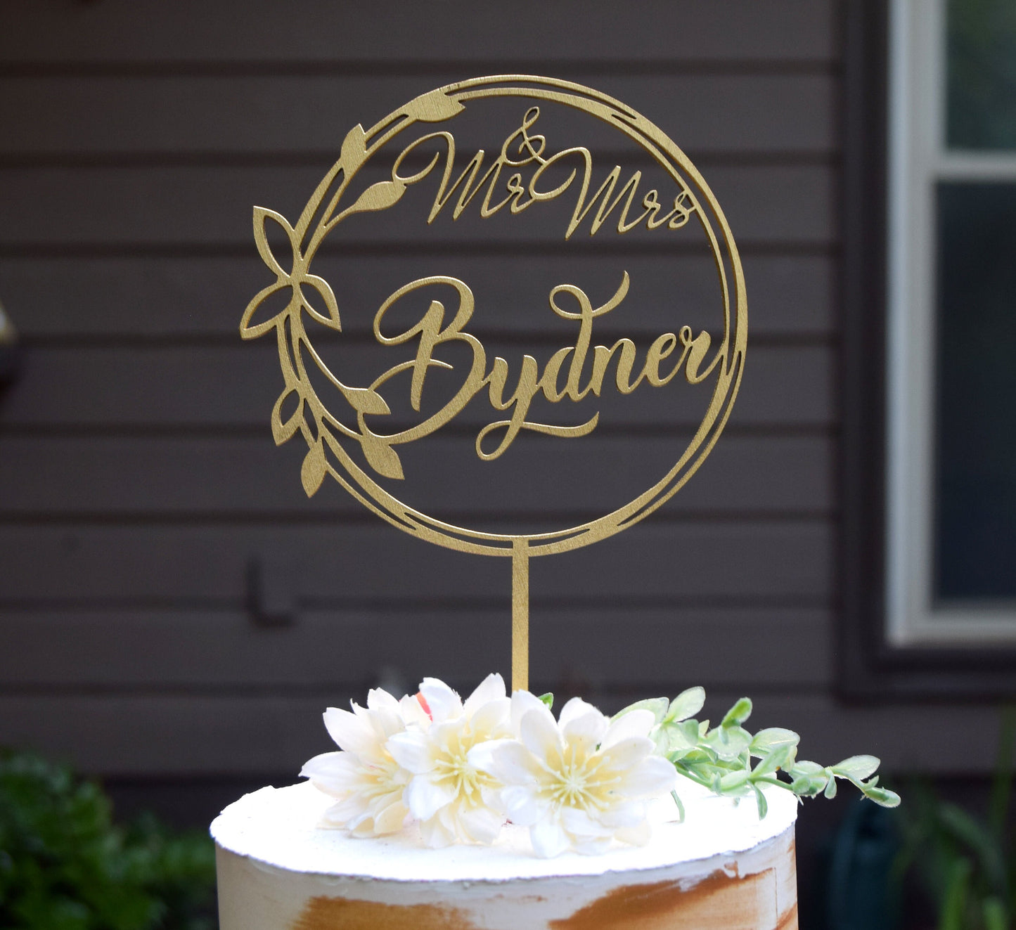 Personalized Mr & Mrs Last Name Cake Topper: Gold Wreath Wedding