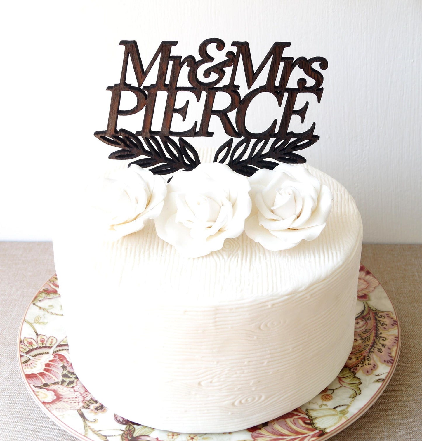 Mr and Mrs cake topper, personalized wedding cake topper, custom cake topper, wooden cake topper, rustic cake topper, Mr & Mrs cake topper