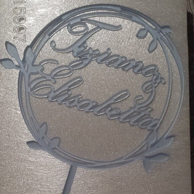 Personalized Mr & Mrs Wedding Cake Topper with Custom Last Name - Laurel Wreath Decor
