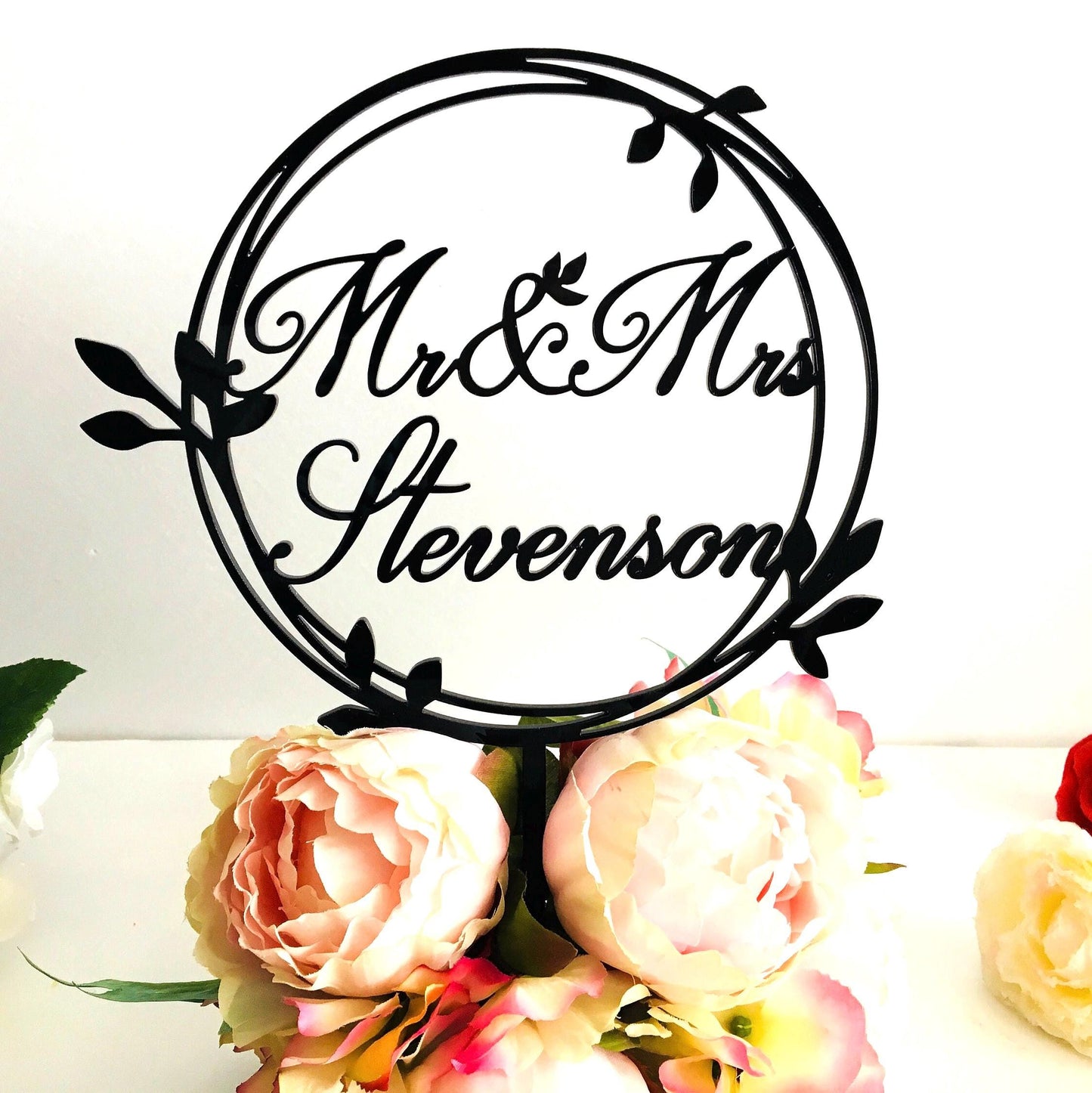 Personalized Mr & Mrs Wedding Cake Topper with Custom Last Name - Laurel Wreath Decor