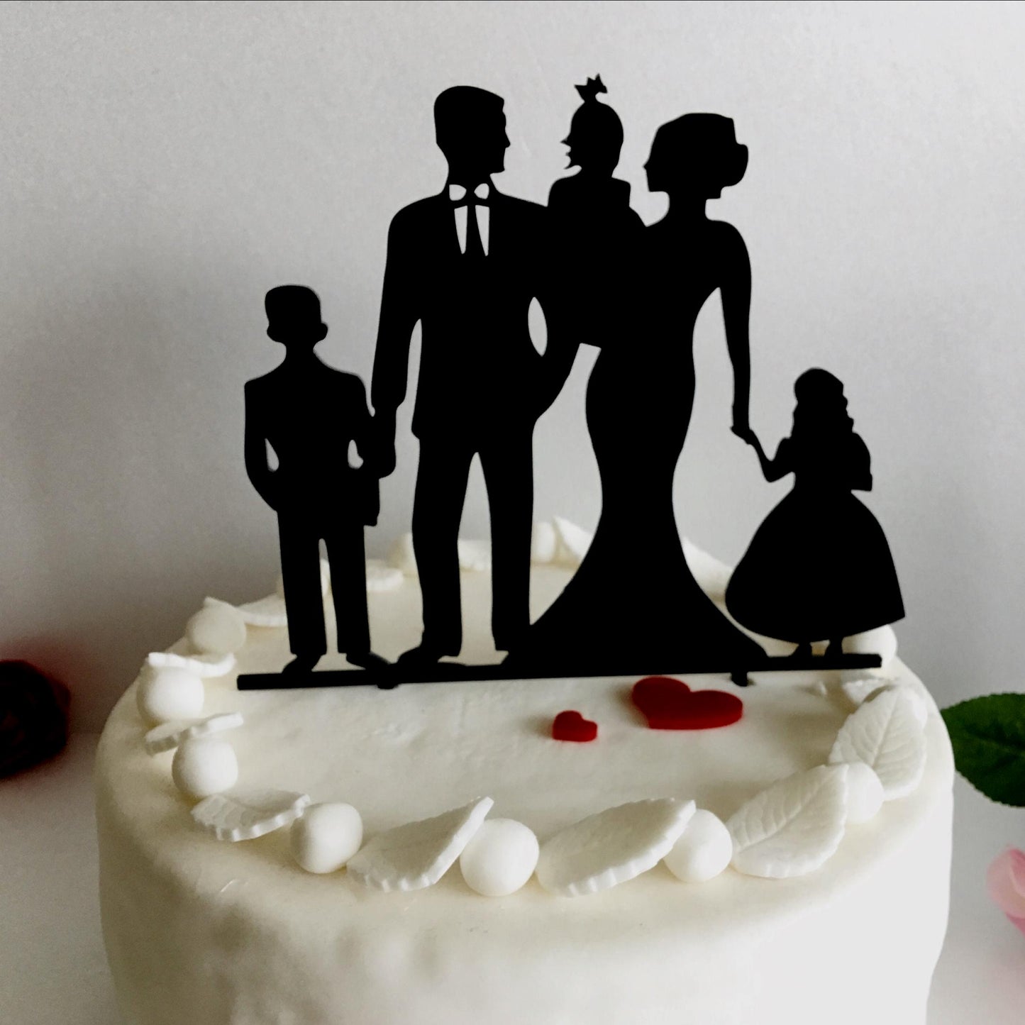 Wedding Cake Topper with Children, Mr & Mrs Family Silhouette, Personalized Decoration
